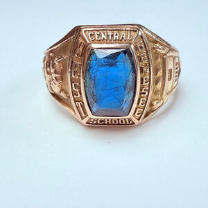 10K Gold 1959 Balfour Blue Spinel Syracuse New York Class School Vintage Ring